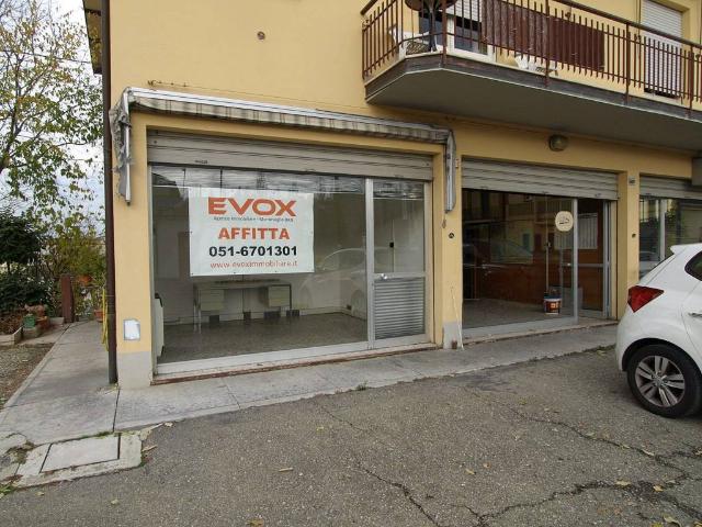 Locale Commerciale in affitto a Unione di comuni Terre di Castelli, Savignano Sul Panaro