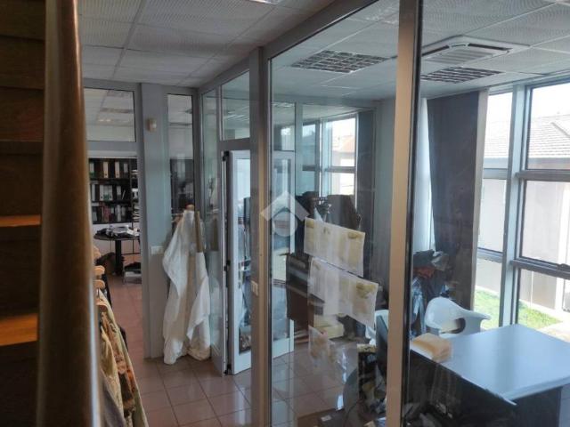 Locale Commerciale in affitto a Savignano Sul Rubicone, Reggio Emilia