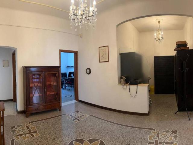 Locale Commerciale in affitto a Oltreletimbro, Albisola Capo