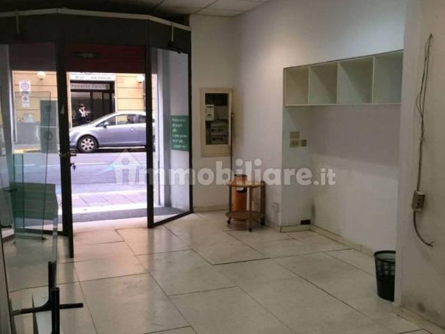 Locale Commerciale in affitto a Oltreletimbro, Albisola Capo