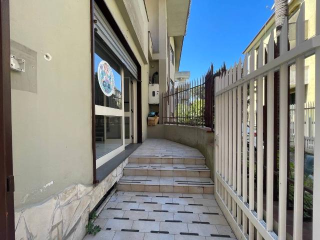 Locale Commerciale in affitto a Scafati, Campania