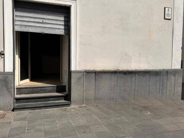 Locale Commerciale in affitto a Scafati, Campania