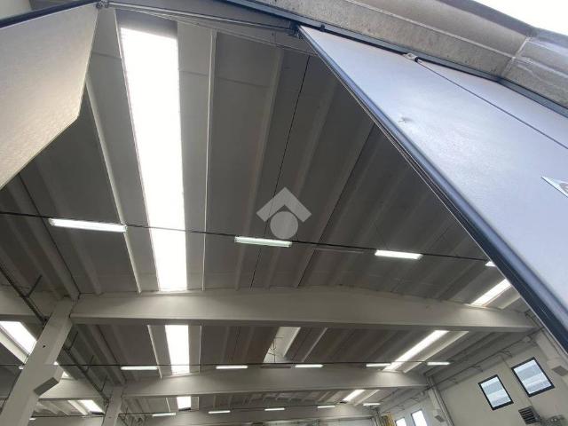 Locale Commerciale in affitto a Tresinaro - Secchia, Re