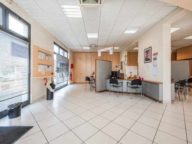 Locale Commerciale in affitto a Tresinaro - Secchia, Re