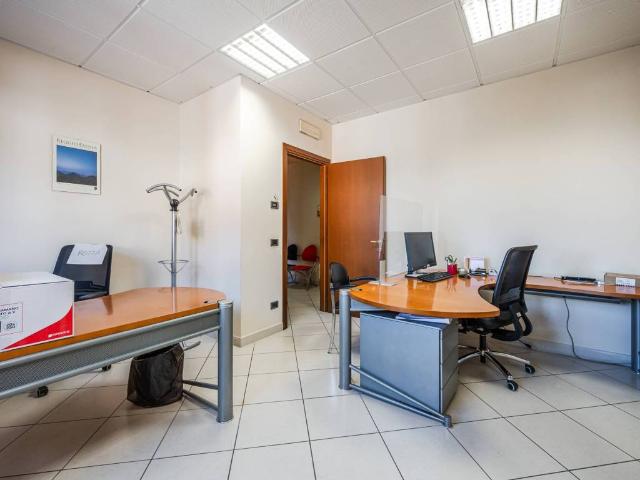 Locale Commerciale in affitto a Tresinaro - Secchia, Re