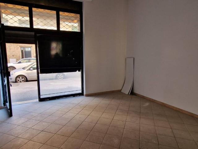 Locale Commerciale in vendita a Vingone, Scandicci