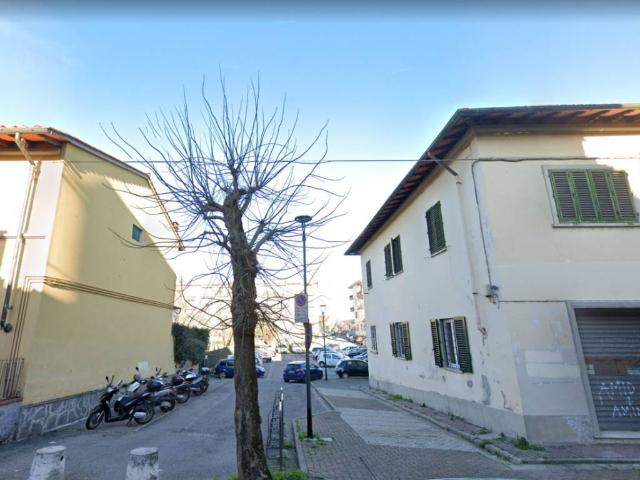 Locale Commerciale in affitto a Scandicci, Toscana