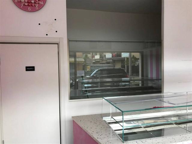 Locale Commerciale in affitto a Cascina Uccellanda, Scanzorosciate