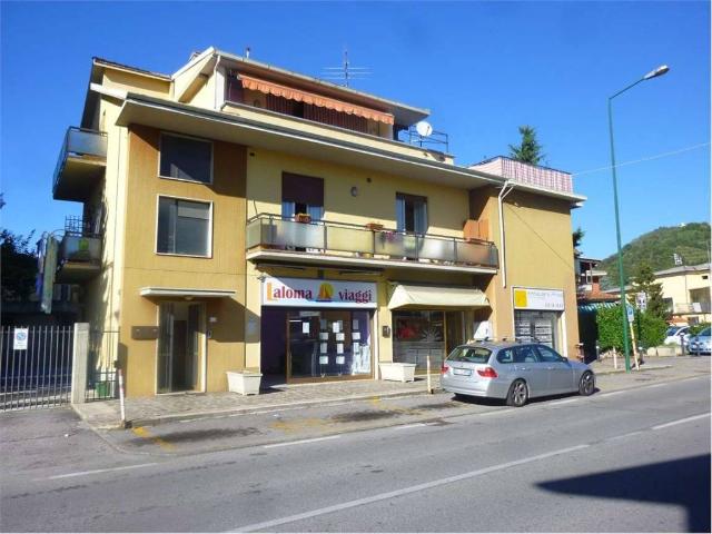 Locale Commerciale in affitto a Cascina Uccellanda, Scanzorosciate