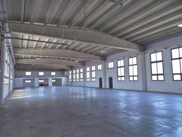 Locale Commerciale in affitto a Cà Trenta, Schio