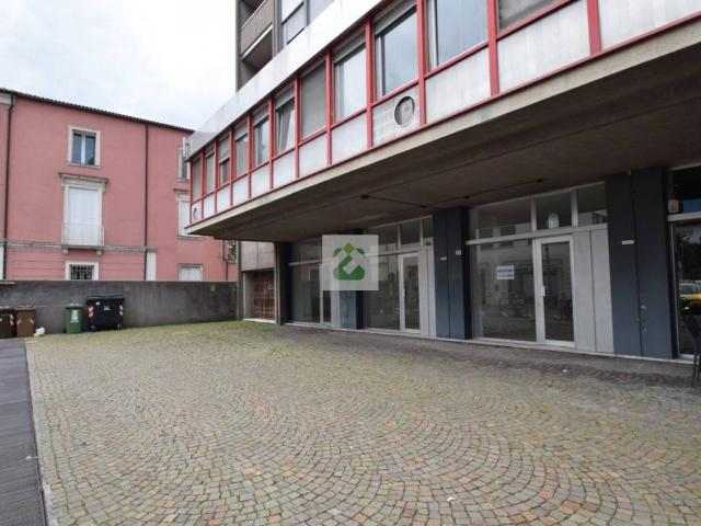 Locale Commerciale in affitto a Schio, Veneto