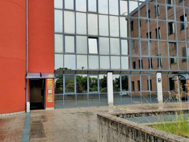 Locale Commerciale in affitto a Schio, Veneto