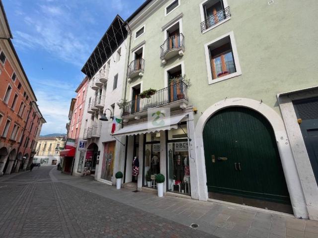 Locale Commerciale in affitto a Schio, Veneto