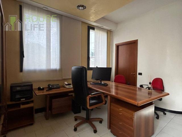 Locale Commerciale in affitto a Schio, Veneto