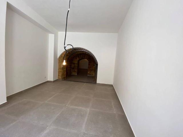 Locale Commerciale in affitto a Perriera, Sciacca