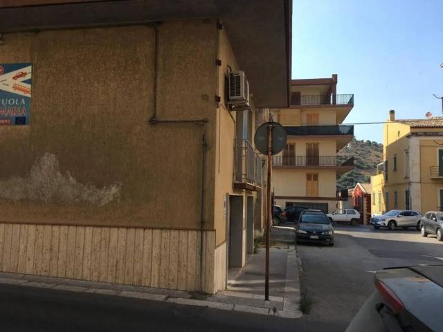 Locale Commerciale in affitto a Jungi, Scicli