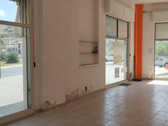 Locale Commerciale in affitto a Cava D'aliga, Sicilia
