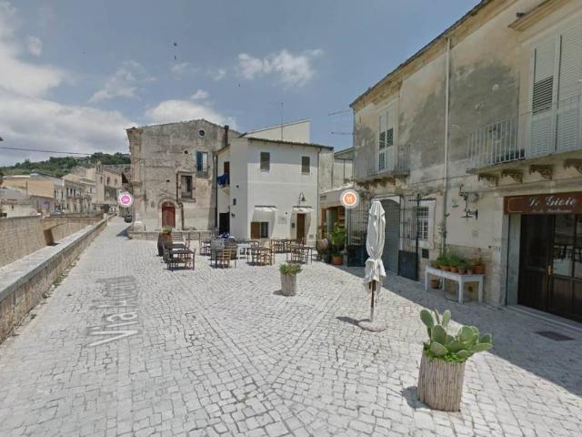 Locale Commerciale in affitto a Balata, Cava D'aliga