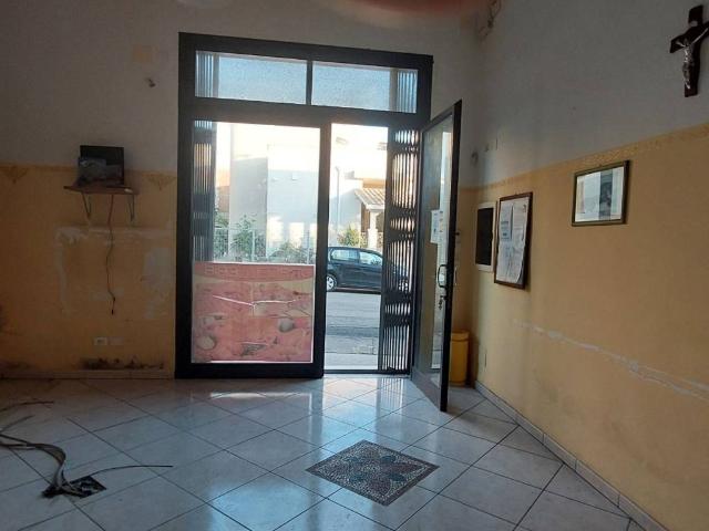 Locale Commerciale in affitto a Puglia, Lecce