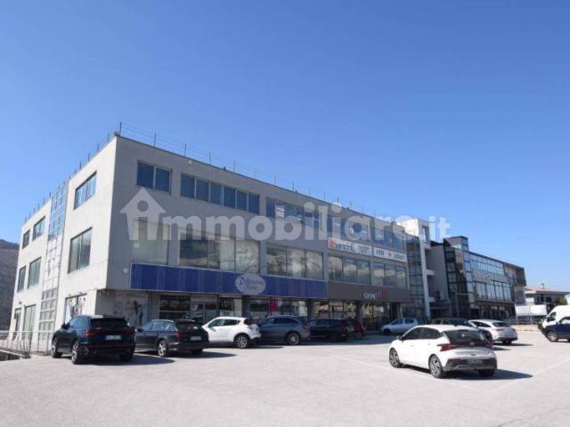 Locale Commerciale in affitto a Scurcola Marsicana, Abruzzo