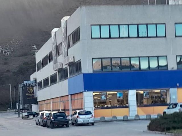 Locale Commerciale in affitto a Scurcola Marsicana, Abruzzo