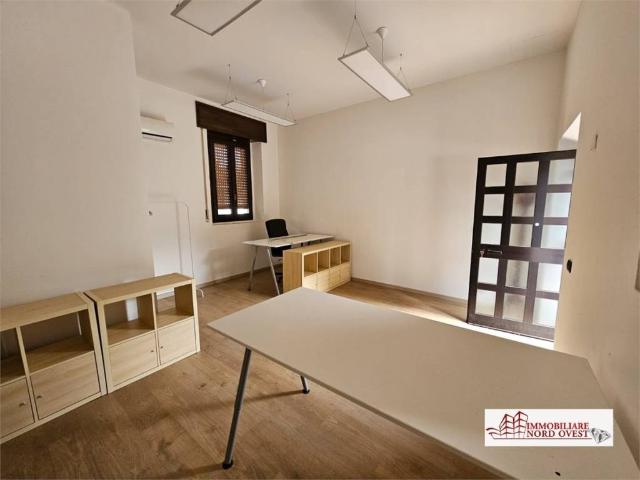 Locale Commerciale in affitto a Sedriano, Lombardia