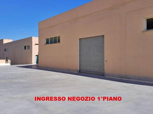 Locale Commerciale in affitto a Selargius, Sardigna/Sardegna