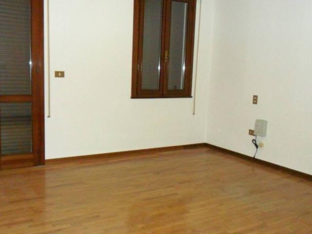 Locale Commerciale in affitto a San Domenico, Selvazzano Dentro