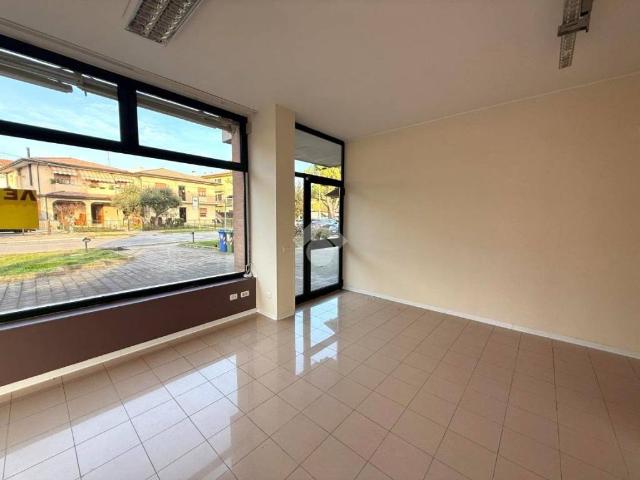 Locale Commerciale in affitto a San Domenico, Selvazzano Dentro