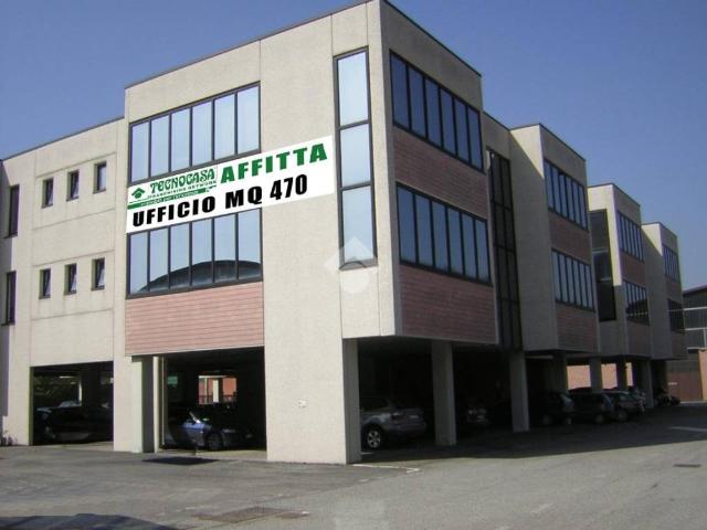 Locale Commerciale in affitto a Senago, Senaghino
