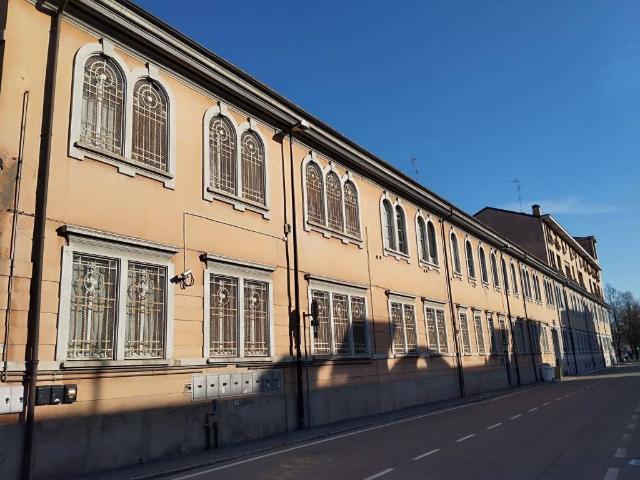Locale Commerciale in affitto a Senago, Senaghino
