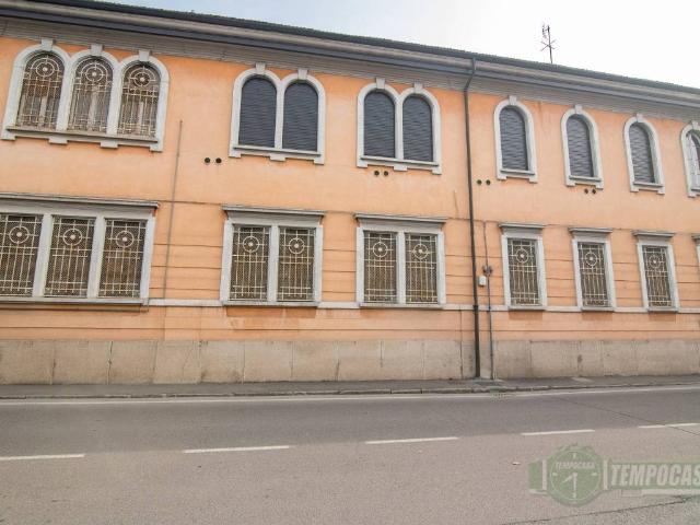 Locale Commerciale in affitto a Castelletto, Senago