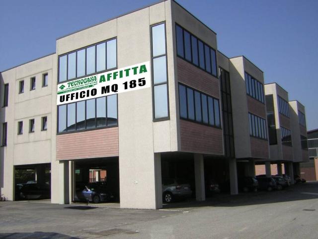 Locale Commerciale in affitto a Senago, Mascagni