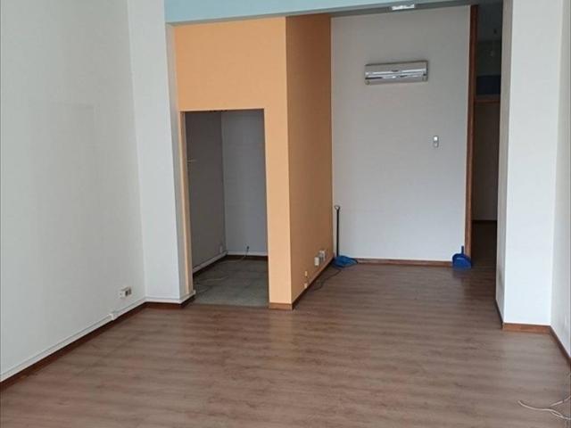 Locale Commerciale in affitto a Rione Porto, Marche