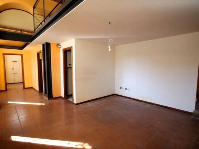 Locale Commerciale in affitto a Senigallia, Ancona