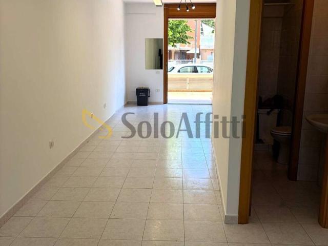 Locale Commerciale in affitto a Vivere Verde, Marche