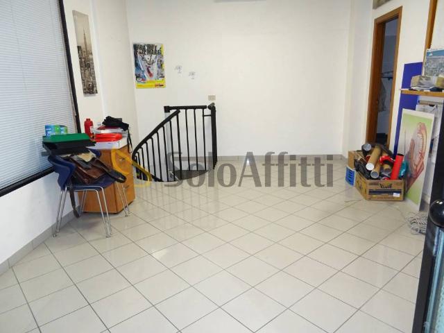 Locale Commerciale in affitto a Senigallia, Ancona