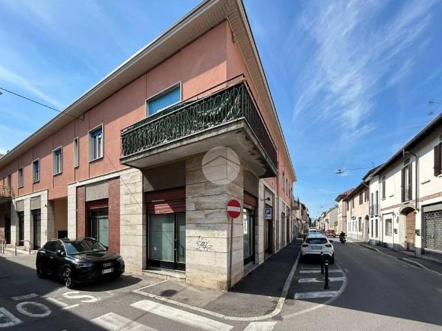 Locale Commerciale in affitto a San Rocco, Seregno