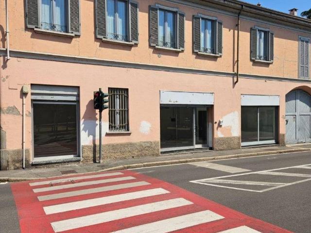 Locale Commerciale in affitto a Santa Valeria, Seregno