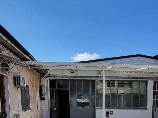 Locale Commerciale in affitto a Seregno, Lombardia