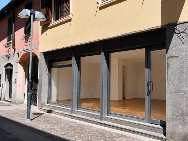 Locale Commerciale in affitto a Santa Valeria, Seregno