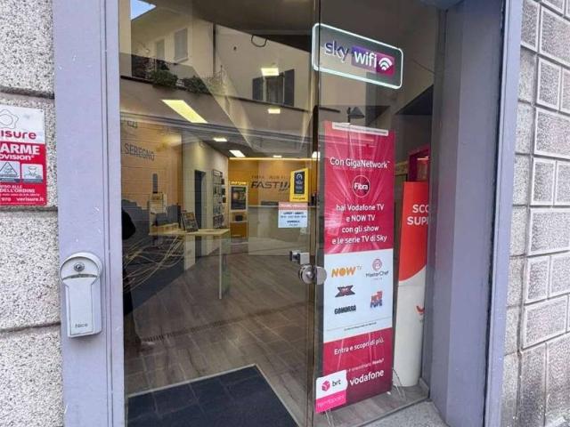 Locale Commerciale in affitto a San Rocco, Seregno