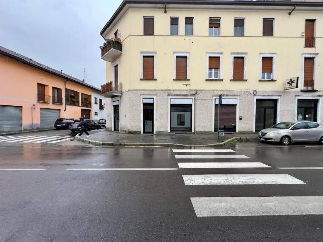 Locale Commerciale in affitto a San Rocco, Seregno