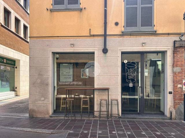 Locale Commerciale in affitto a San Rocco, Seregno