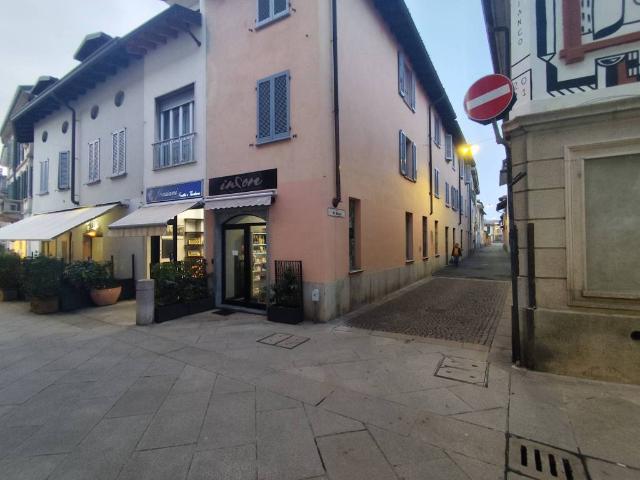 Locale Commerciale in affitto a San Rocco, Seregno