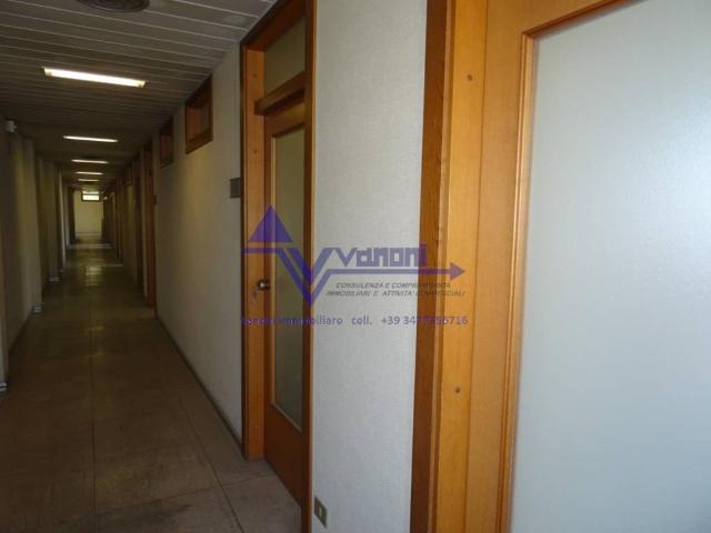 Locale Commerciale in affitto a Paderno, Seriate