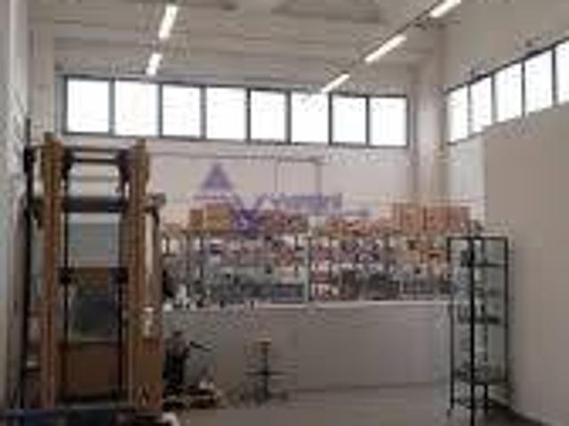 Locale Commerciale in affitto a Seriate, Lombardia