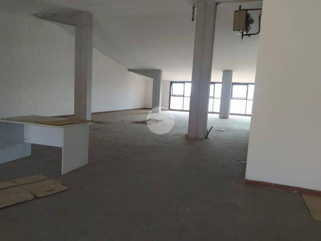 Locale Commerciale in affitto a Paderno, Seriate