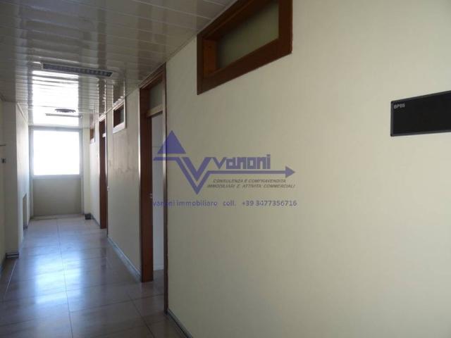 Locale Commerciale in affitto a Paderno, Seriate