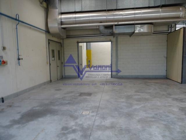 Locale Commerciale in affitto a Paderno, Seriate